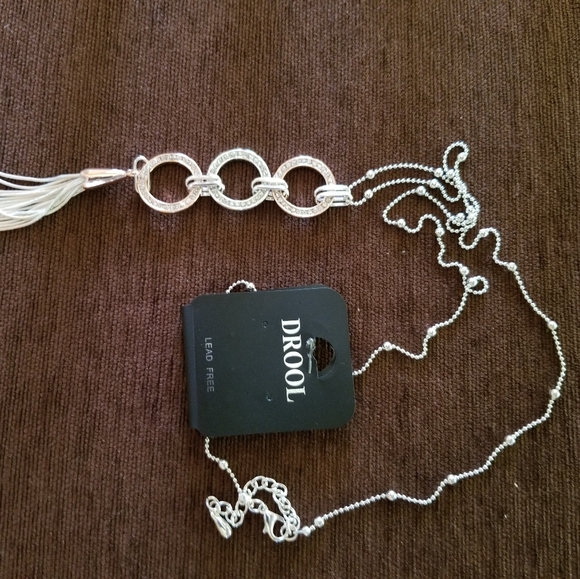 Silver loop necklace - Picture 1 of 2